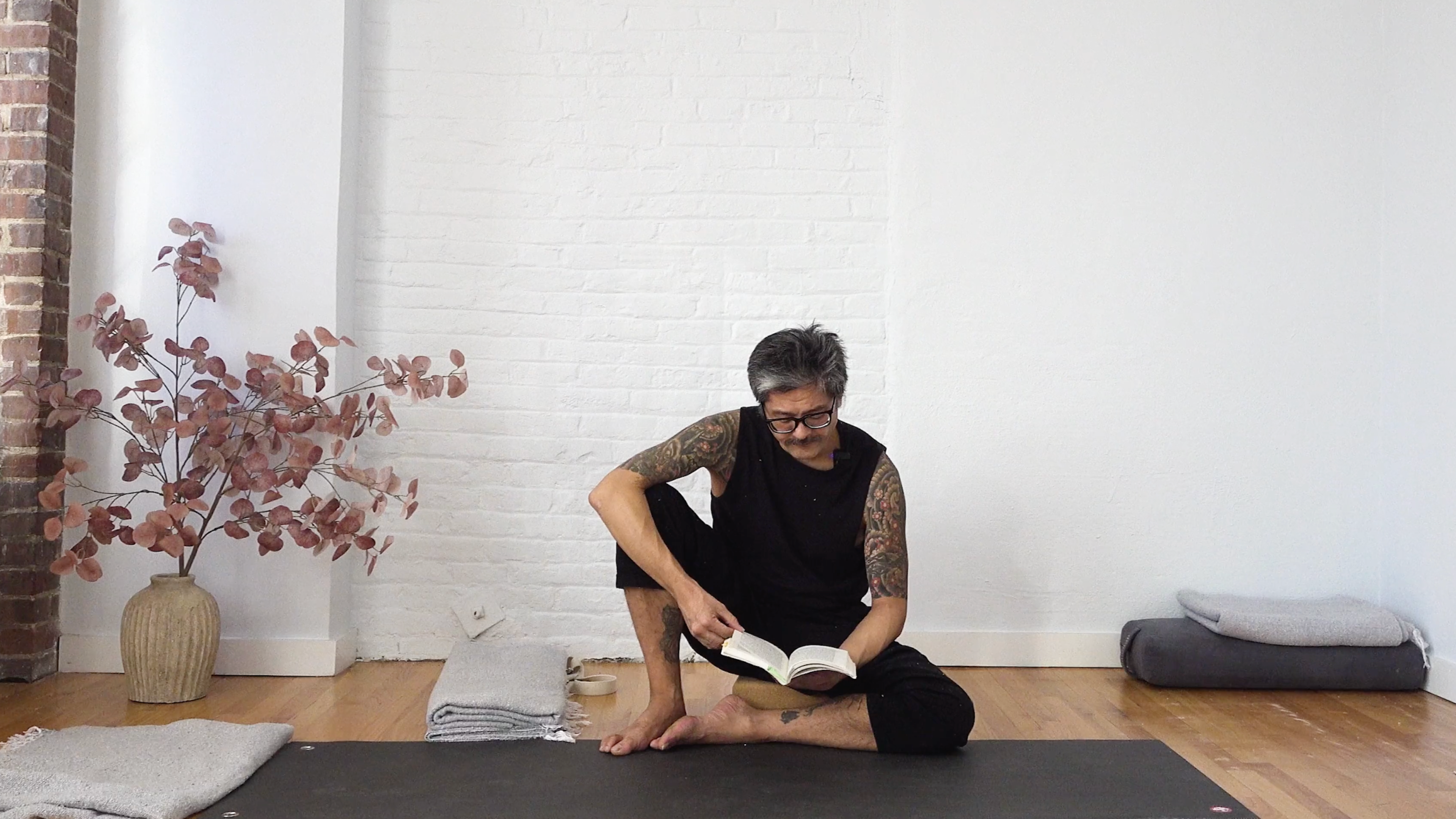 Restorative: Slow Flow Preparing for Yoga Nidra • Masaaki Okamura • 60 min