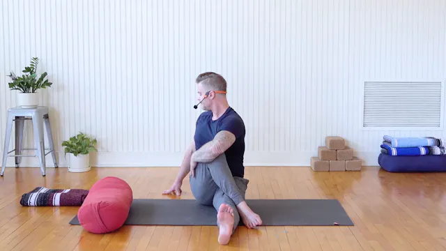 Restorative: Back & Spine Unwind • Da...