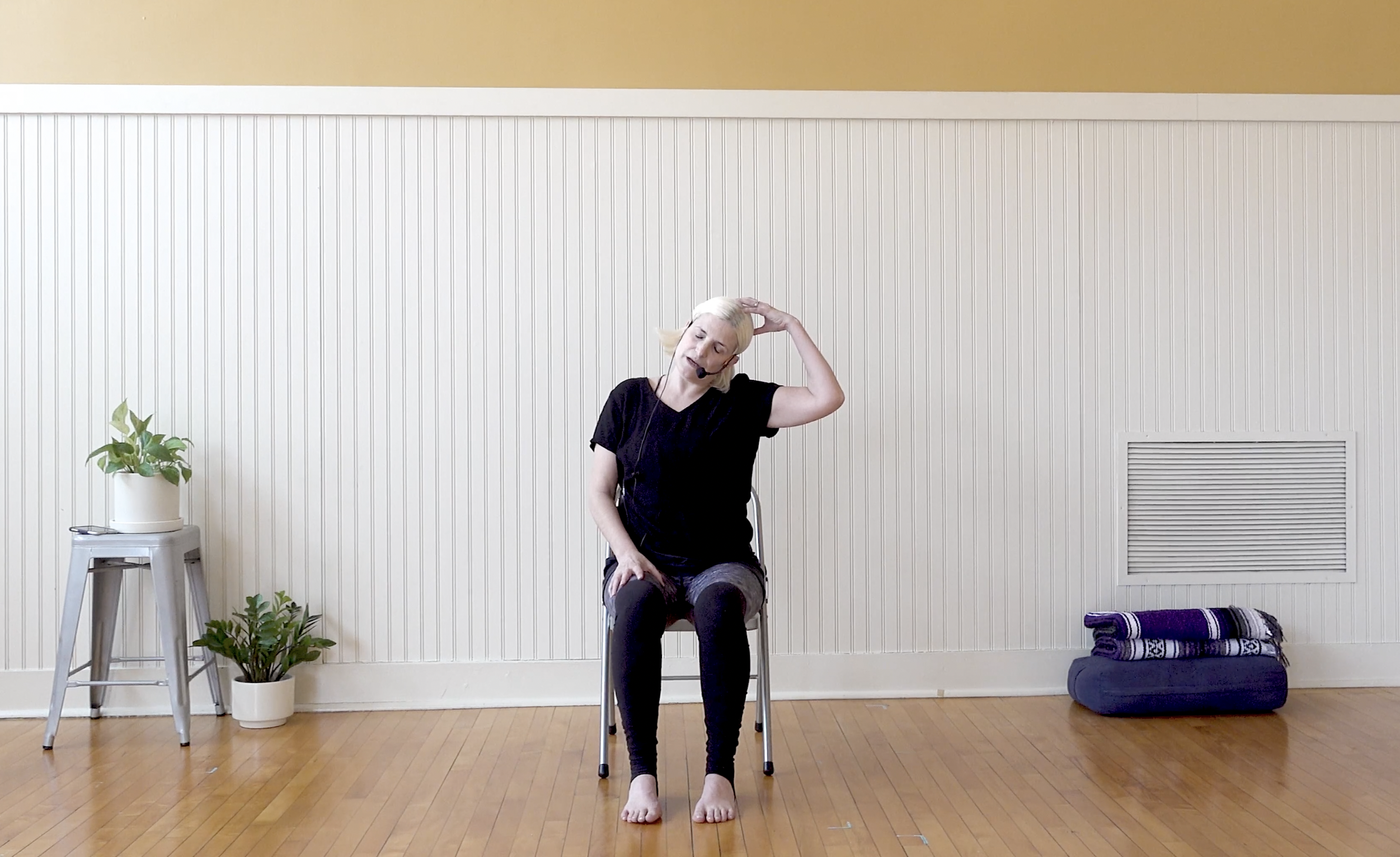 Chair yoga: 5 minute stretch at work • Larisa Forman 