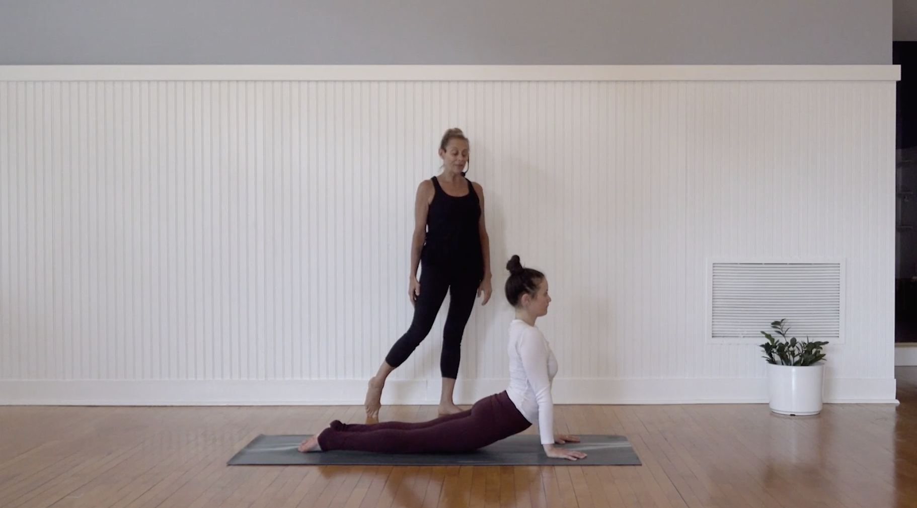 Flow: Sun Salute Play • Shawna Lemelman • 18 minutes