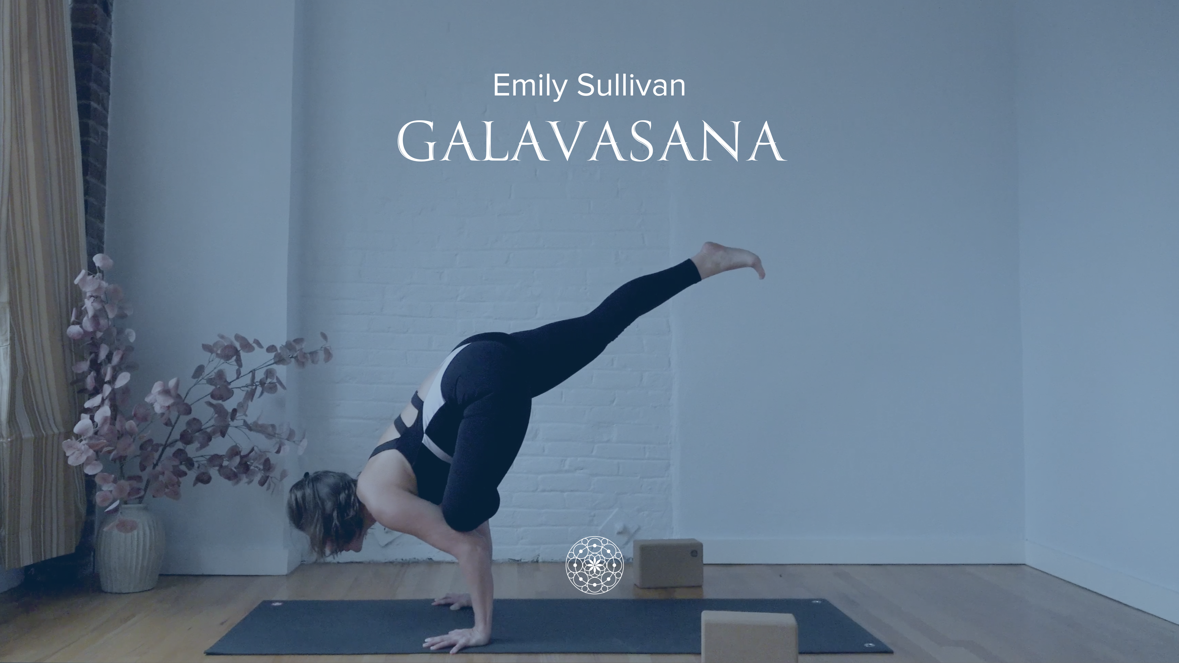 Tutorial: Galavasana • Emily Sullivan • 5 min