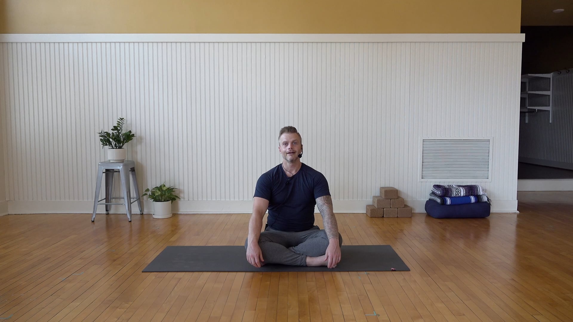 Relax & Renew: Anxiety Relief • David Magone • 10 min 