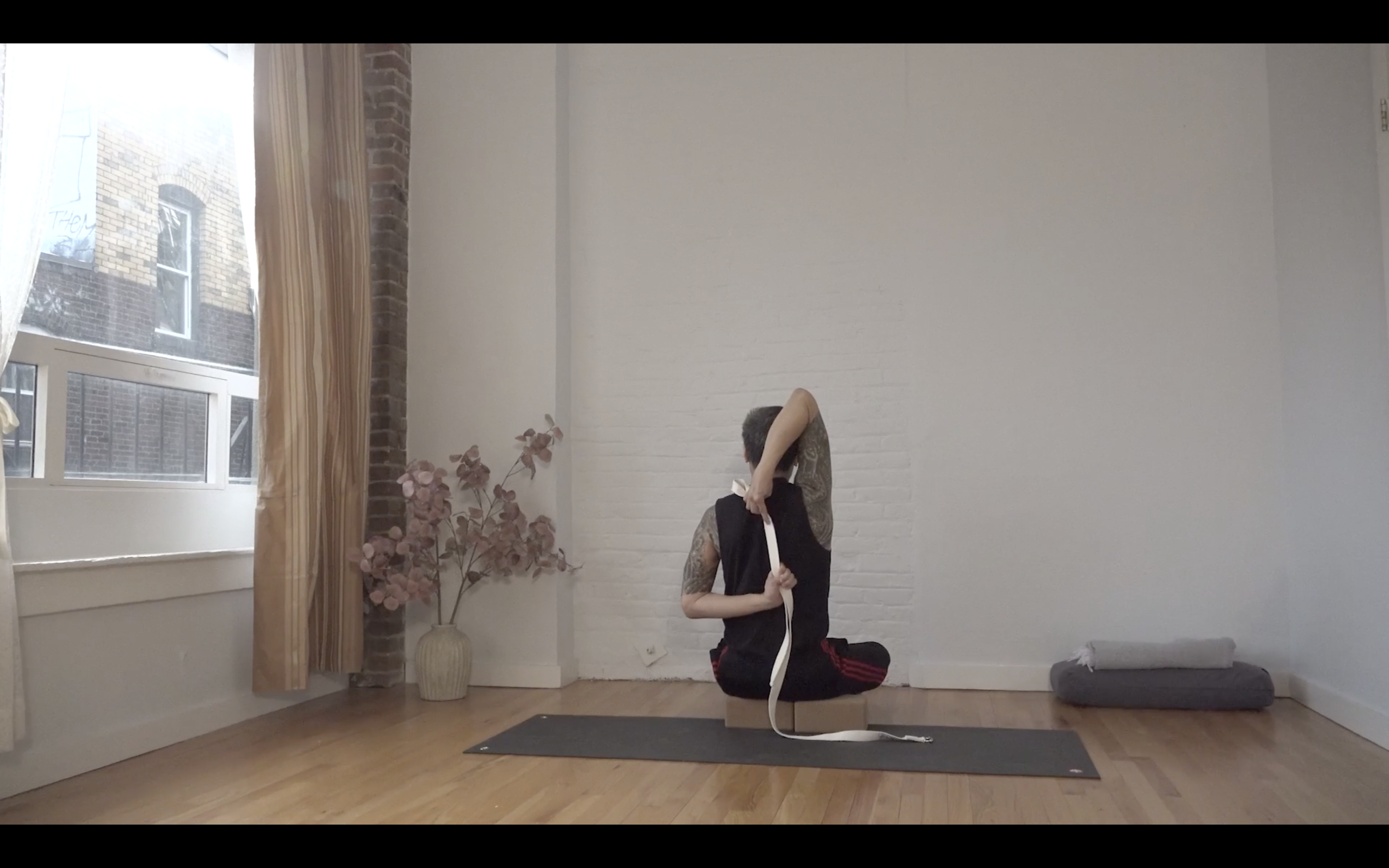 Cold Shoulders • Masaaki Okamura • 15 minutes