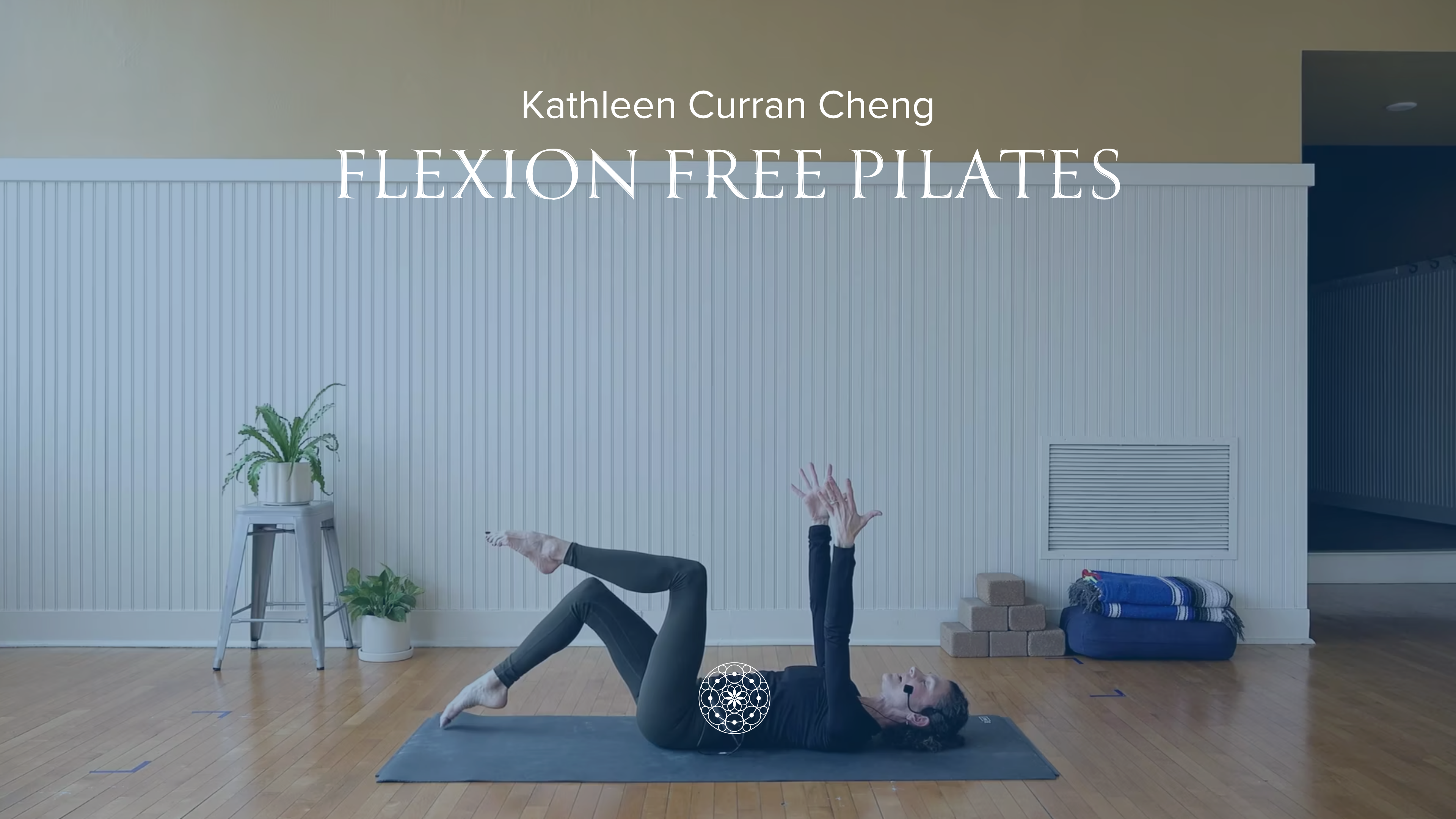 Pilates: Flexion Free Mat Class • Kathleen Curran Cheng • 18 min