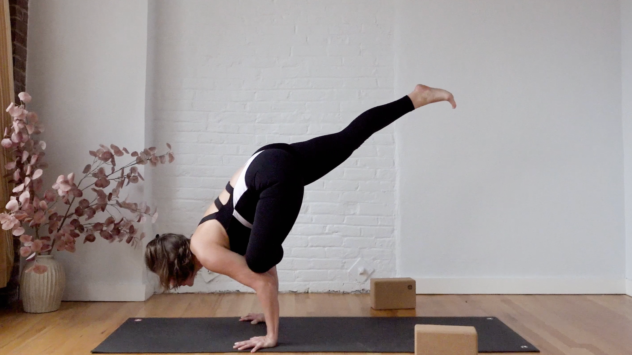 Flow: Intermediate/Advanced Flow • Emily Sullivan • 40 minutes