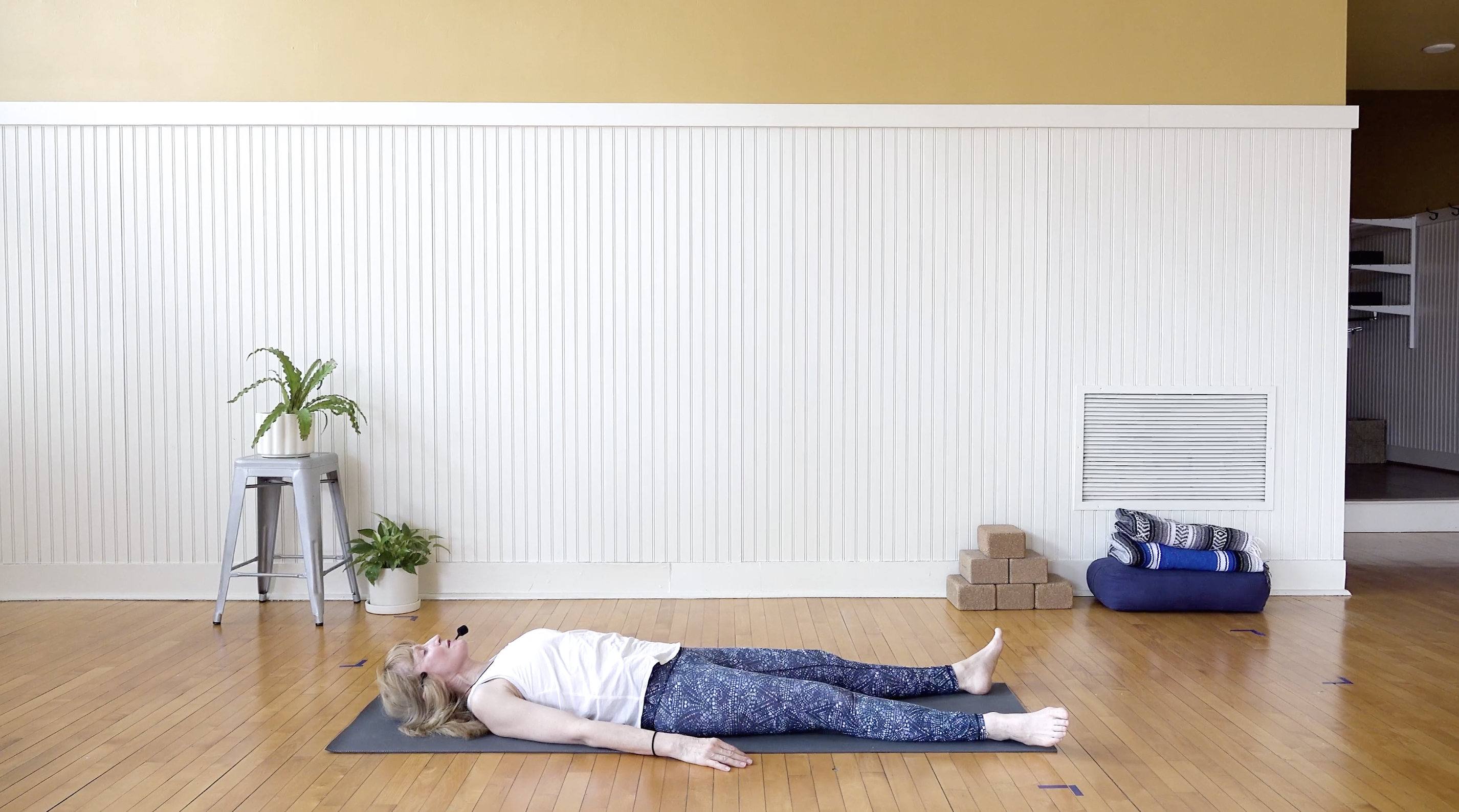 Feldenkreis: Better Posture, Lengthening your Spine • Didi von Deck • 30 min
