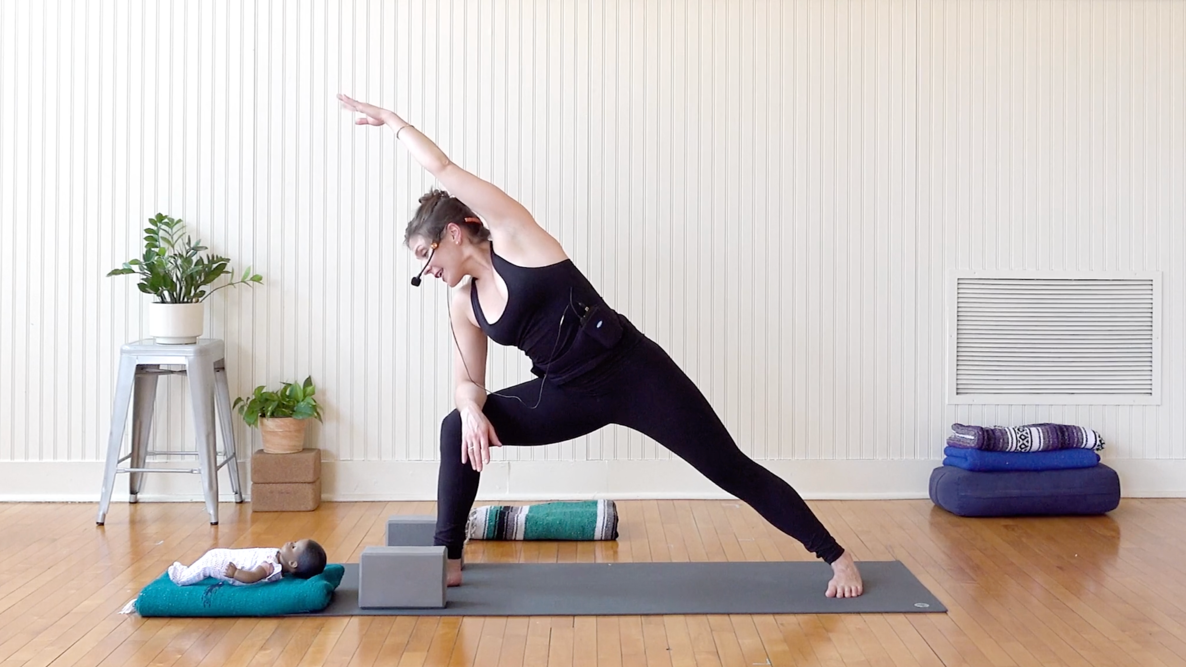 Postnatal: Baby & Me Stretch & Lengthen • Emily Sullivan • 30 min