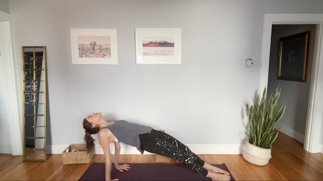 Yoga in Spanish: Alineación de Chakra...