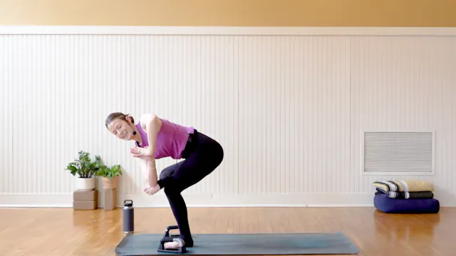 Power: Figure Four Flow • Brittney Bu...