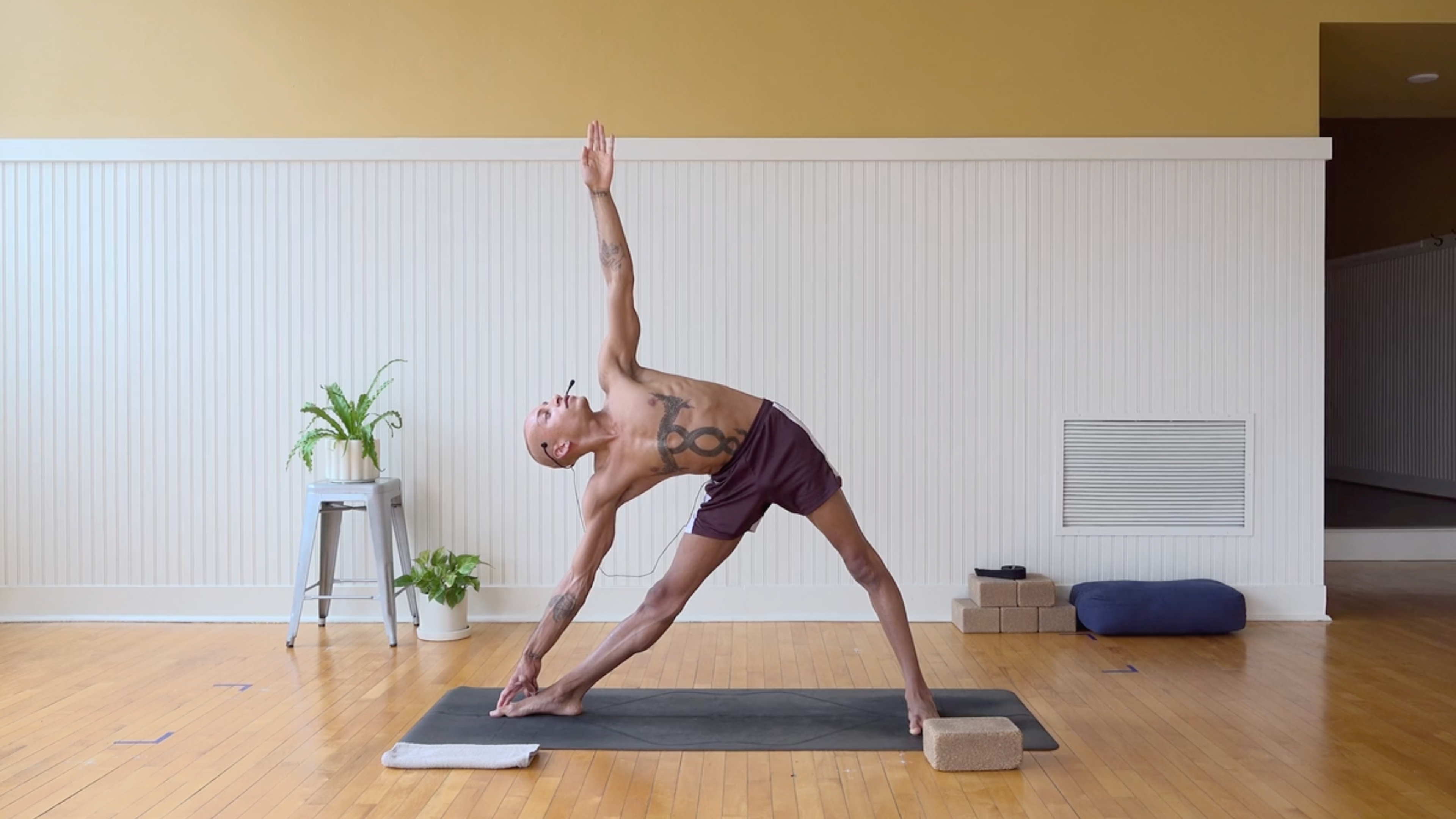 Ashtanga: Intermediate Series Fusion • Jovan Tevin • 60 min