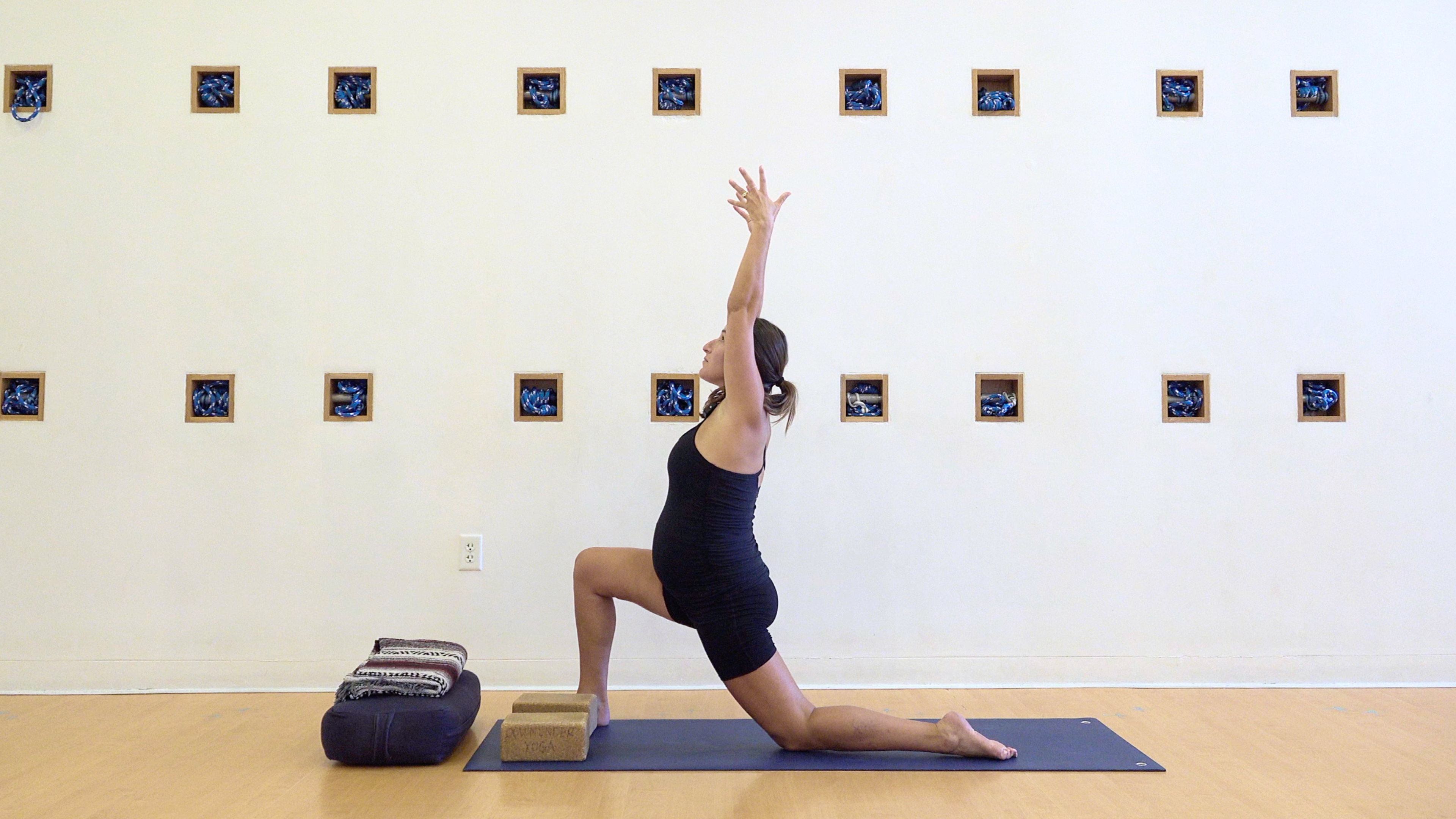 Prenatal: Gentle Hips • Abbie Cohen • 30 min