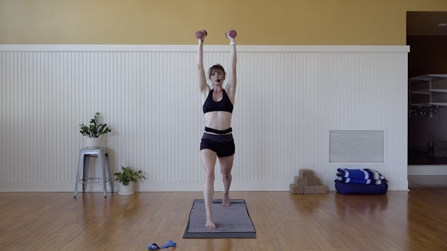 Yoga Sculpt: Lower Body Burn • Meredith Evangelisti • 40 min