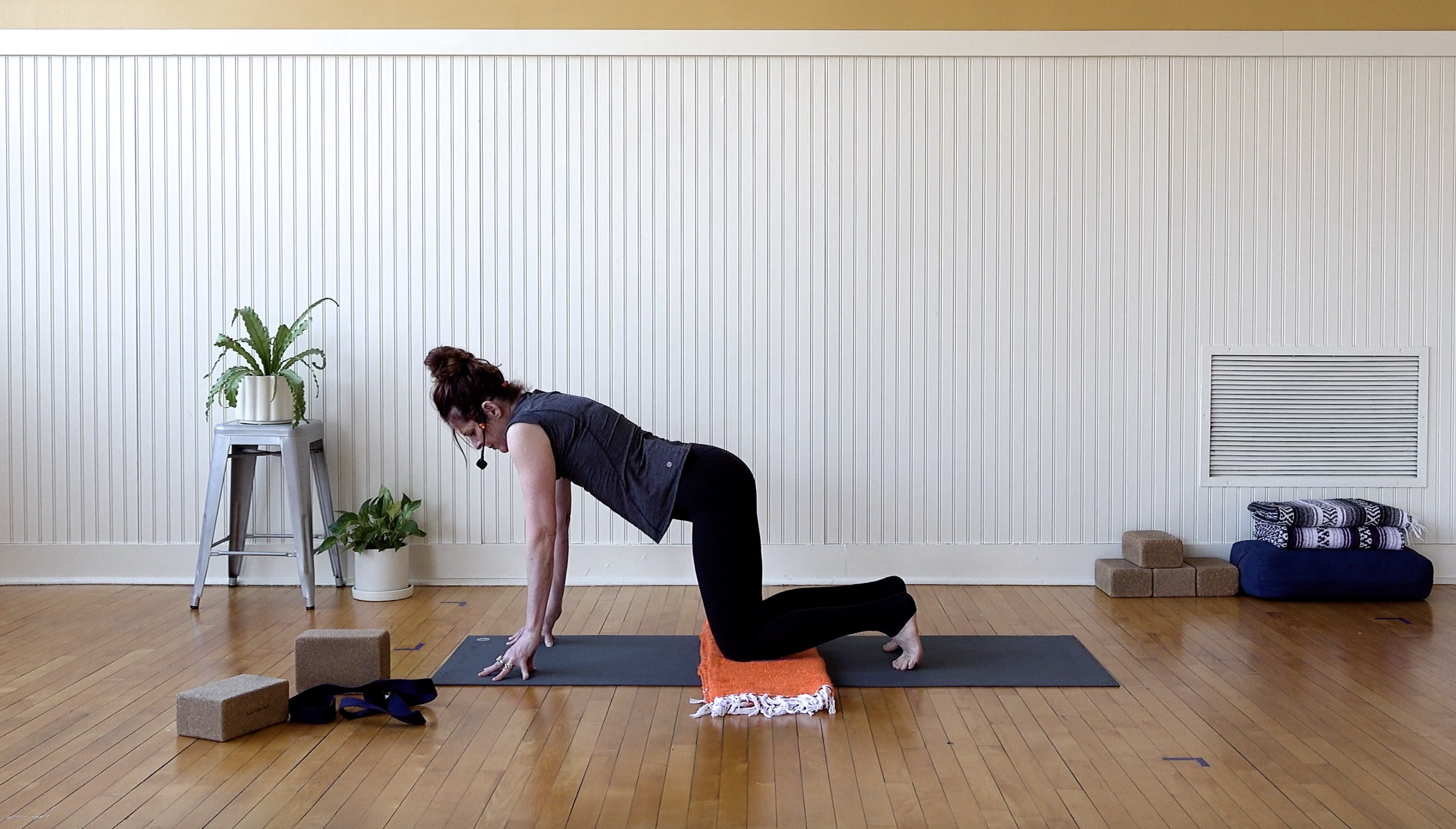 Slow Flow: Connecting to the Energy Body  • Claire Este McDonald • 50 min