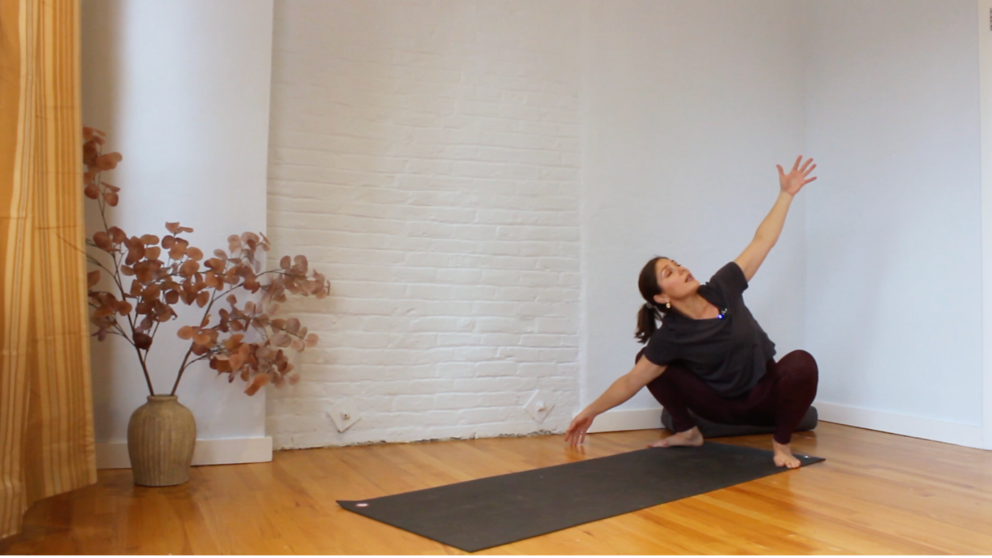 Kids Yoga: Fairytale Flow • Emily Sullivan • 25 min