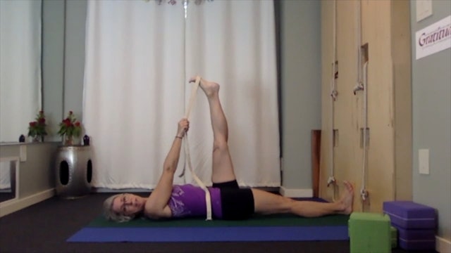 Iyengar: Yoga for Back Care • Rosie Richardson • 60 min