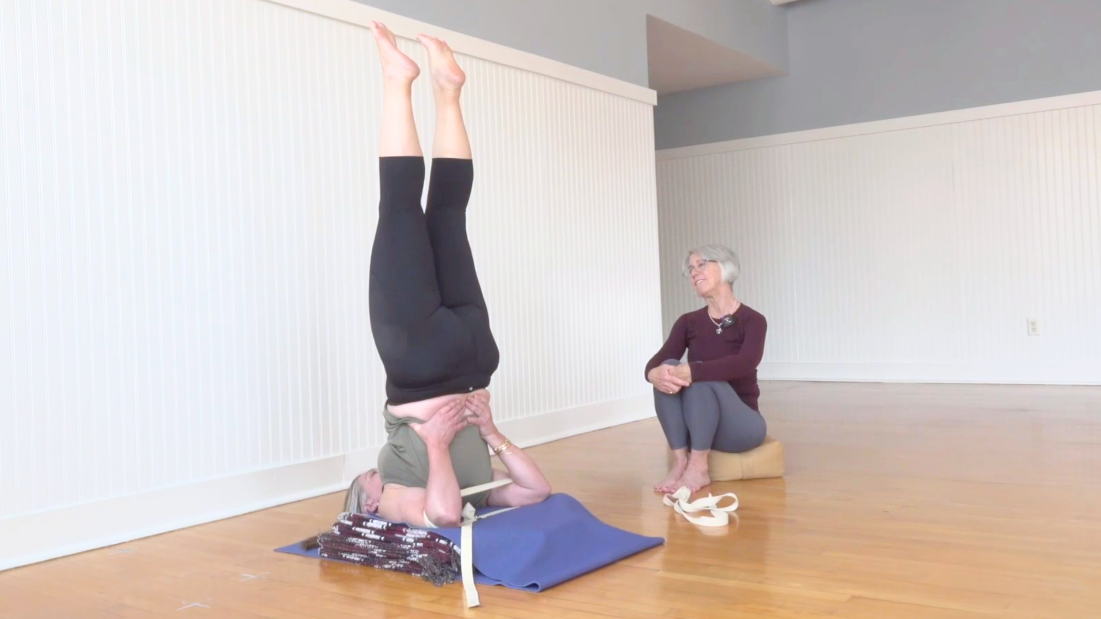 Iyengar: Roadmap to Salamba Sarvangasana • Rosie Richardson • 40 min