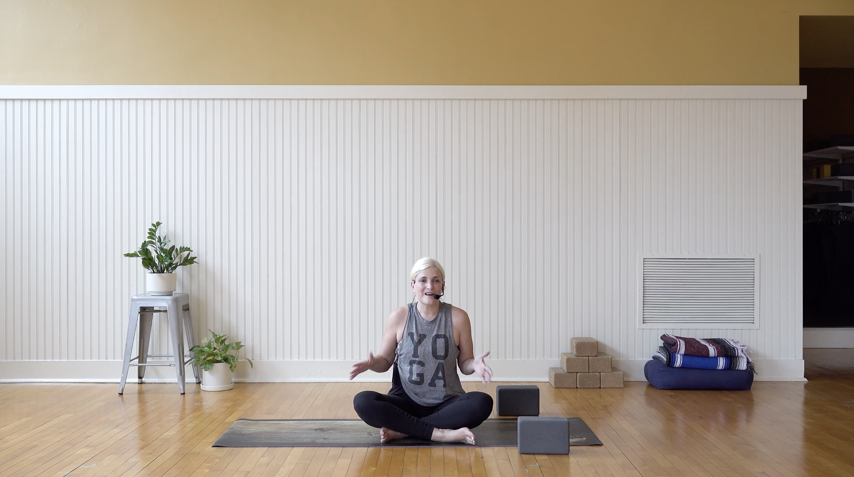 Flow: Forward Folding and Hamstring Stretch  • Larisa F • 25 min