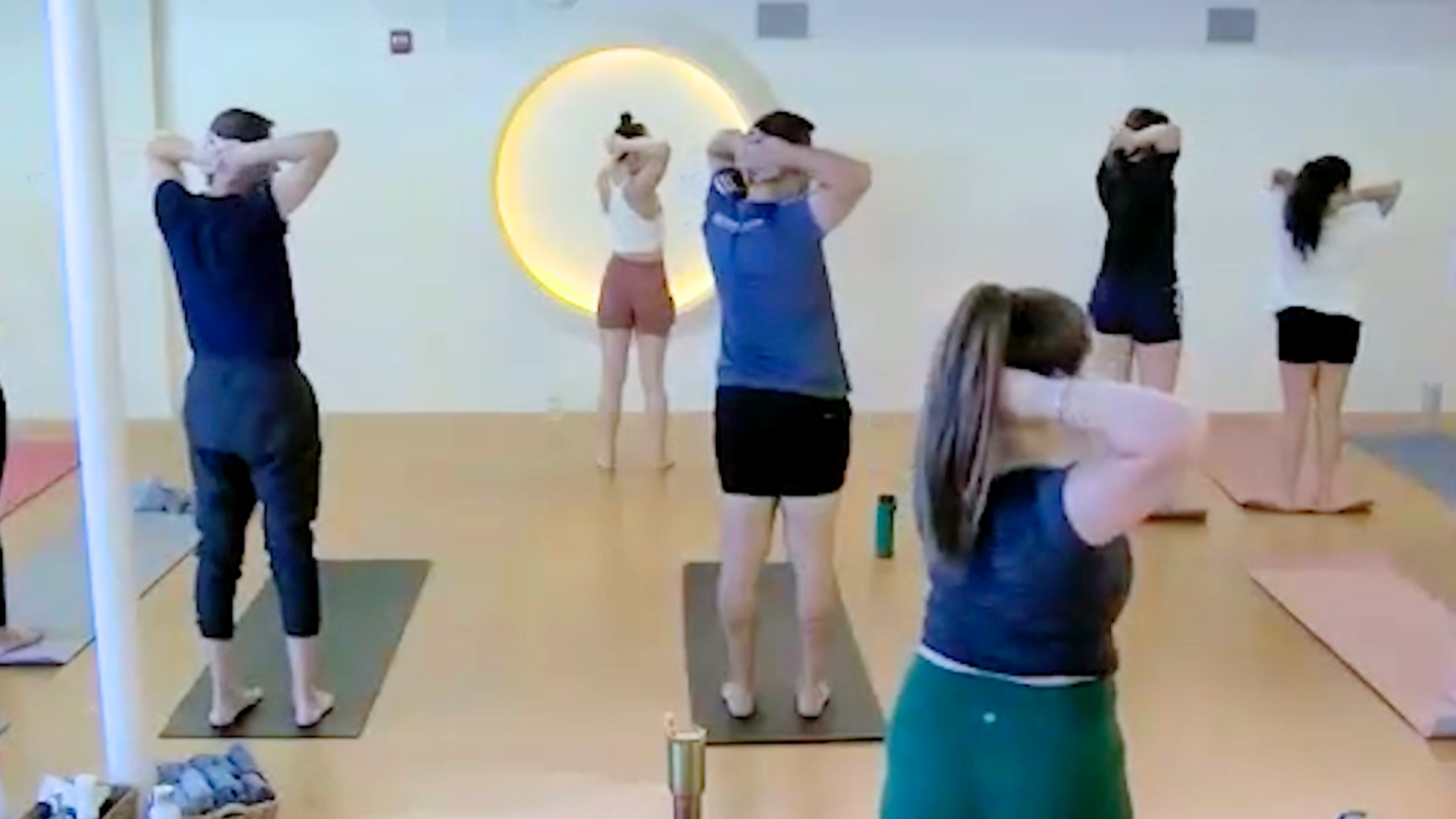 Pilates: Mat Class • Hannah Adams • 30 min