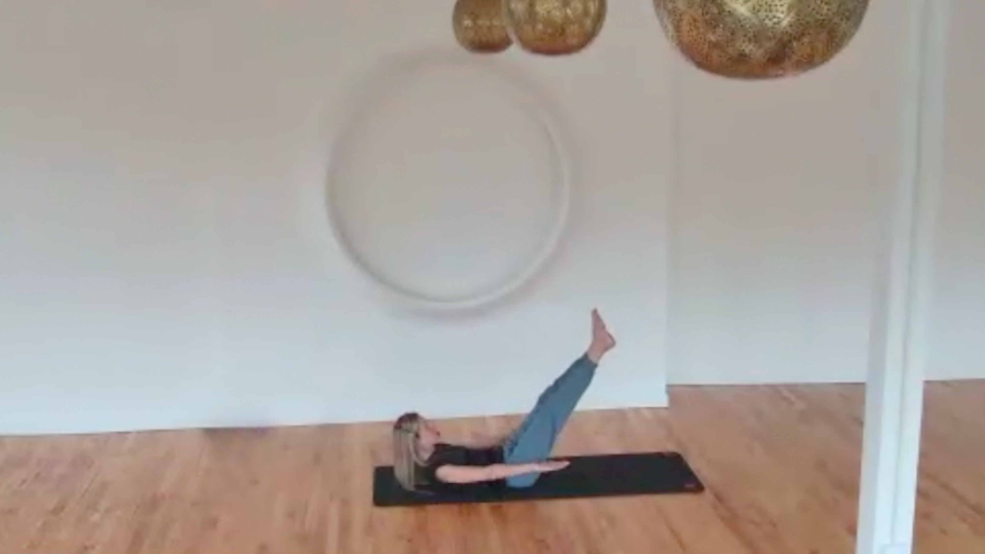 Pilates Mat: Classical Core • Jessica Simonetti • 45 min
