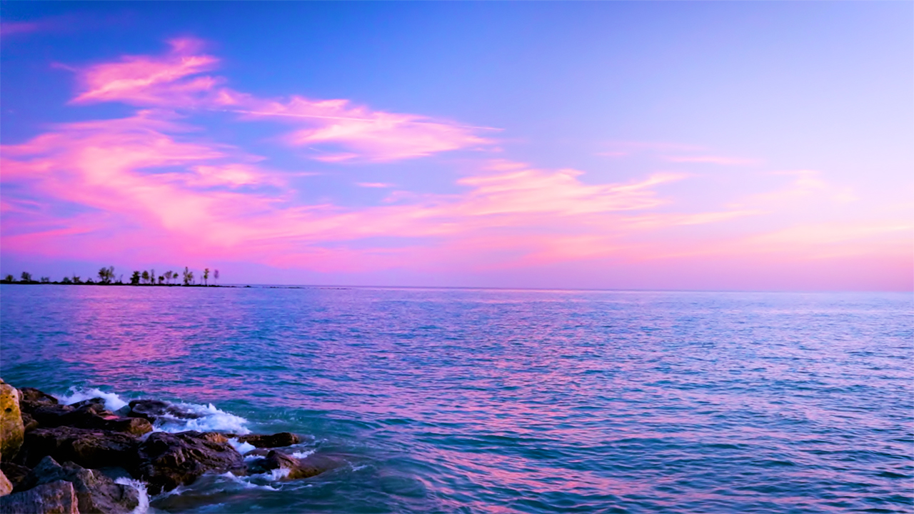 Calm Ocean Waves with a Serene Pink Sunset (No Music)