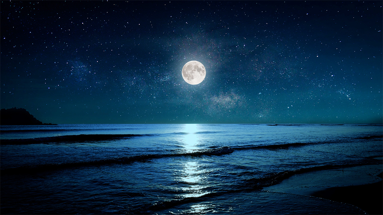 Peaceful Ambient Music with Soft Moonlit Ocean Waves at Night