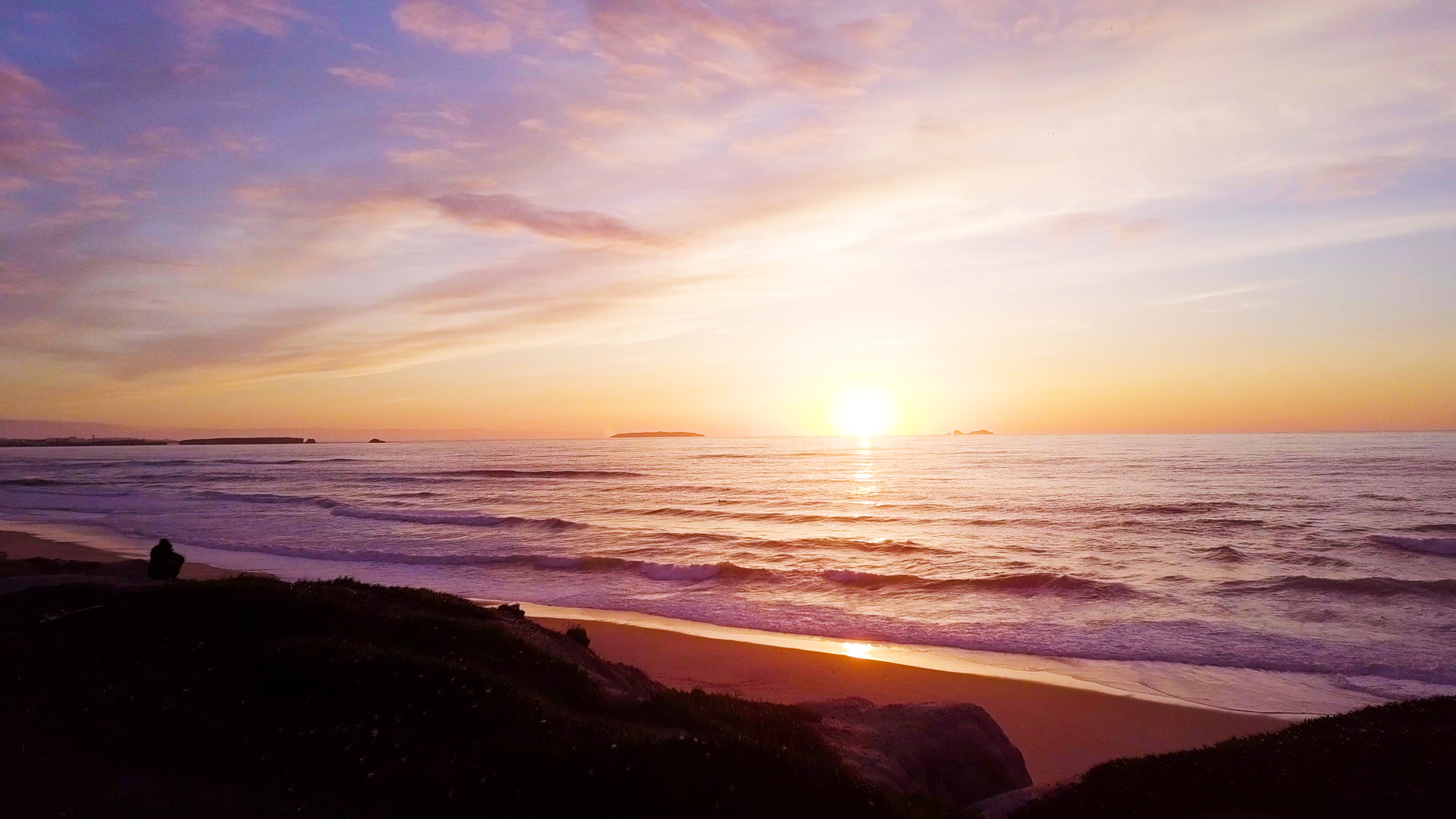 Beautiful Ambient Music and Calming Ocean Waves