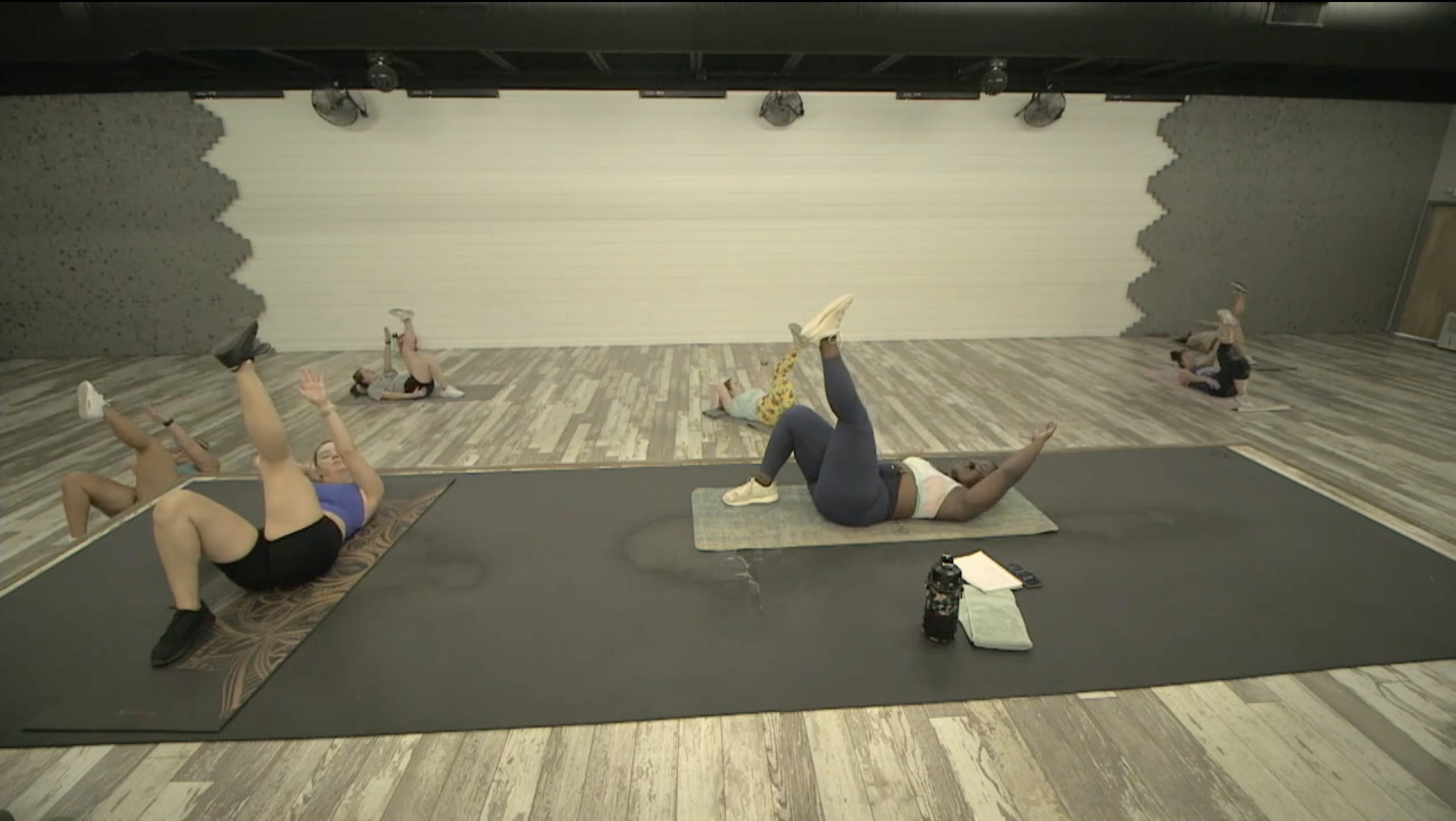 Floor Workout 10-12-22 HIIT2FIT w/Shachia 