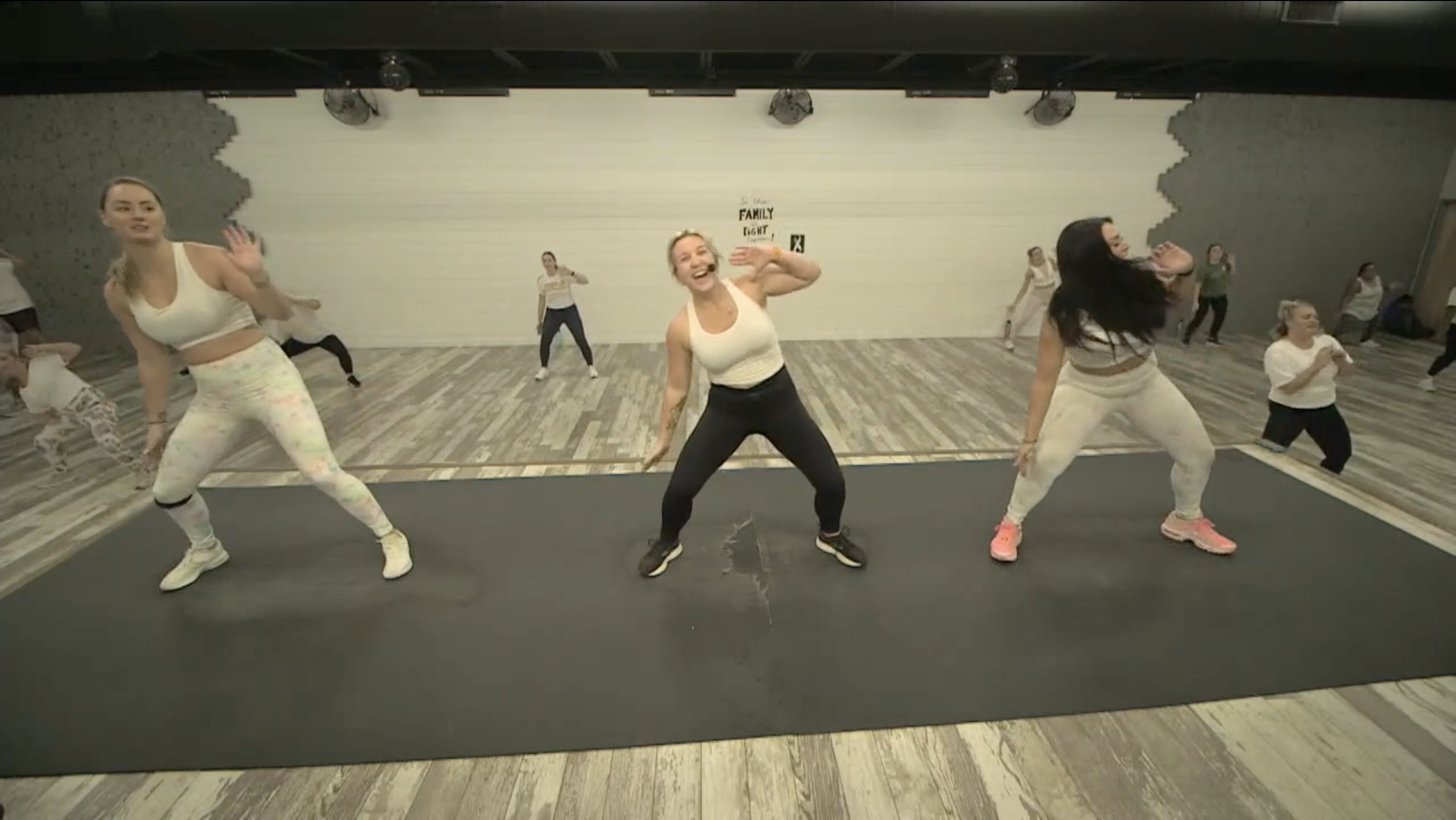 Thursday 11-17-22 Dance2Fit w/Leslie