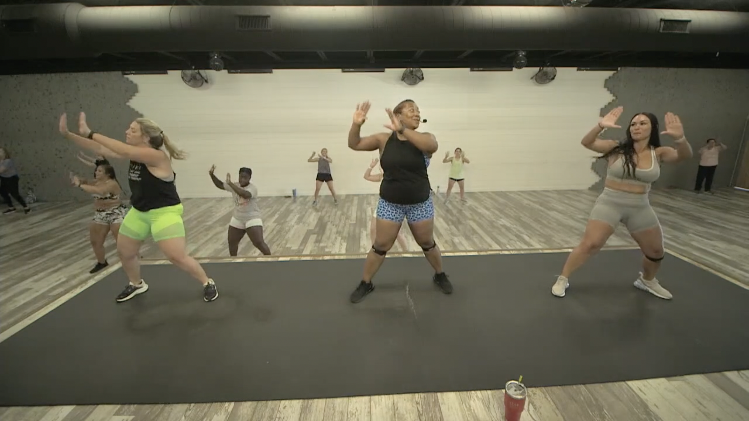 Thursday 06-16-22 Dance2Fit w/Valeria