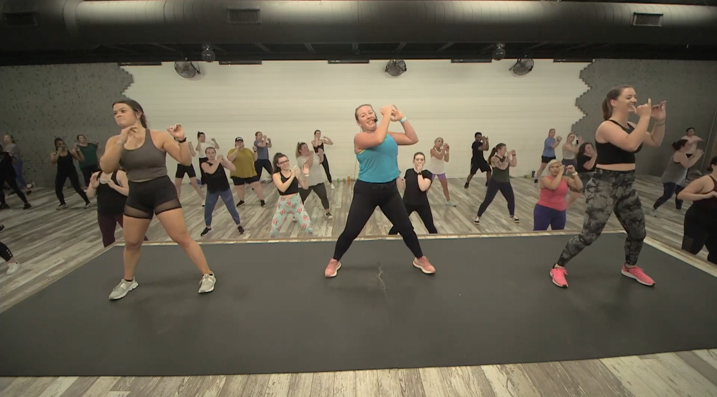 Monday 05/23/22 Dance2Fit w/Lauran 