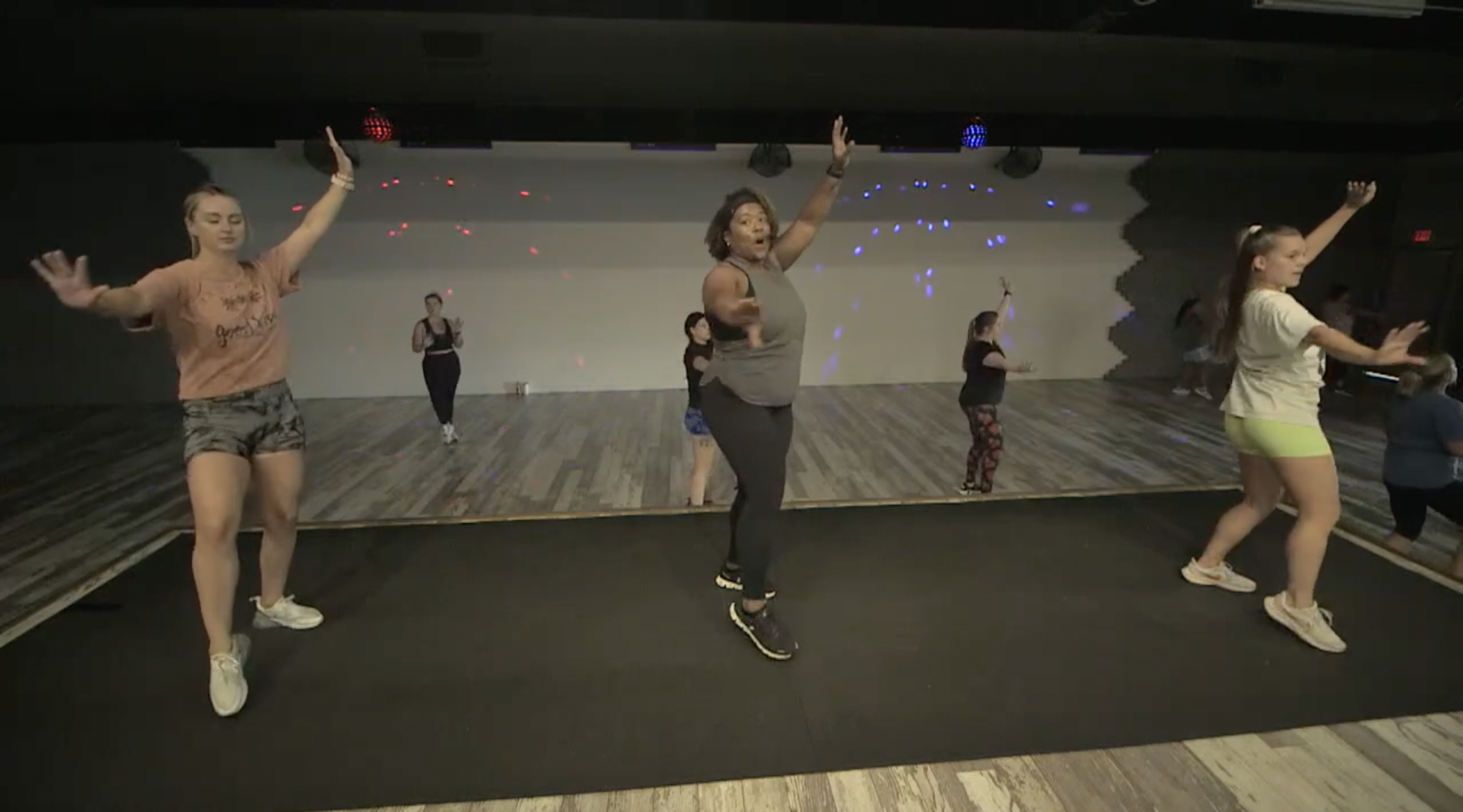 Monday 08-28-23 Dance2Fit w/Valeria