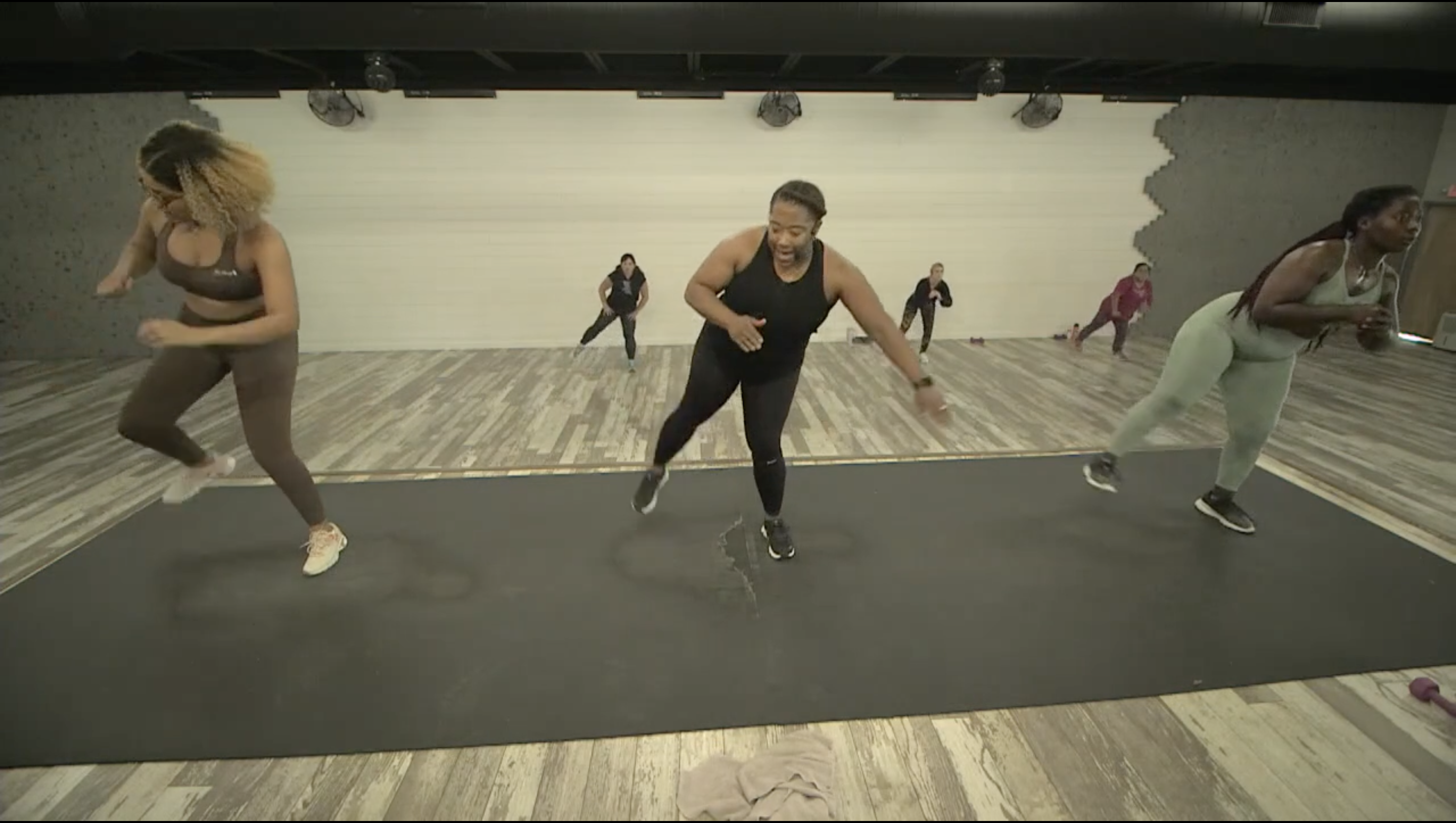 Thursday 10-20-22 Dance2Fit w/Valeria