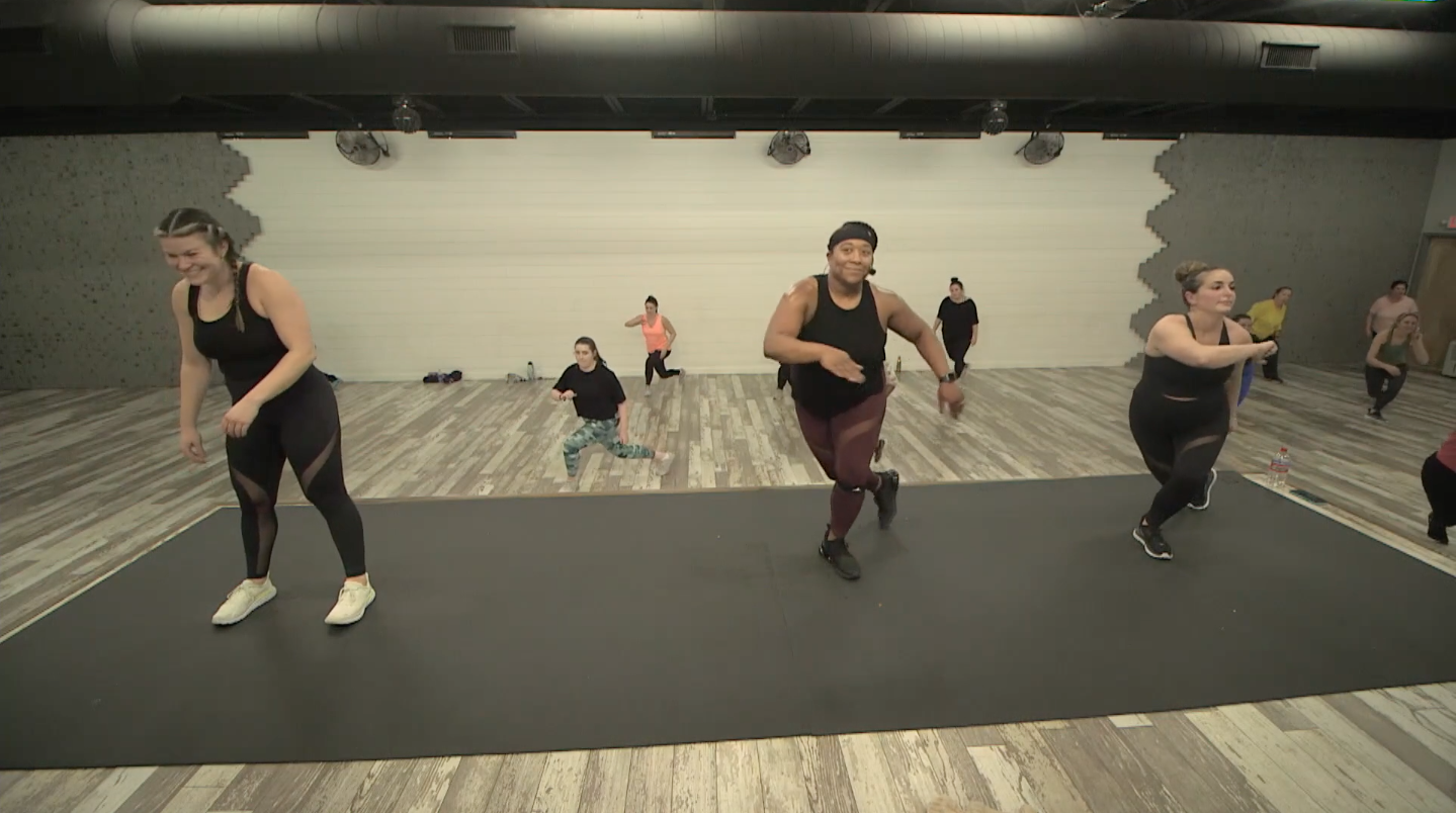 Thursday 12-30-21 Dance2Fit w/Valeria 