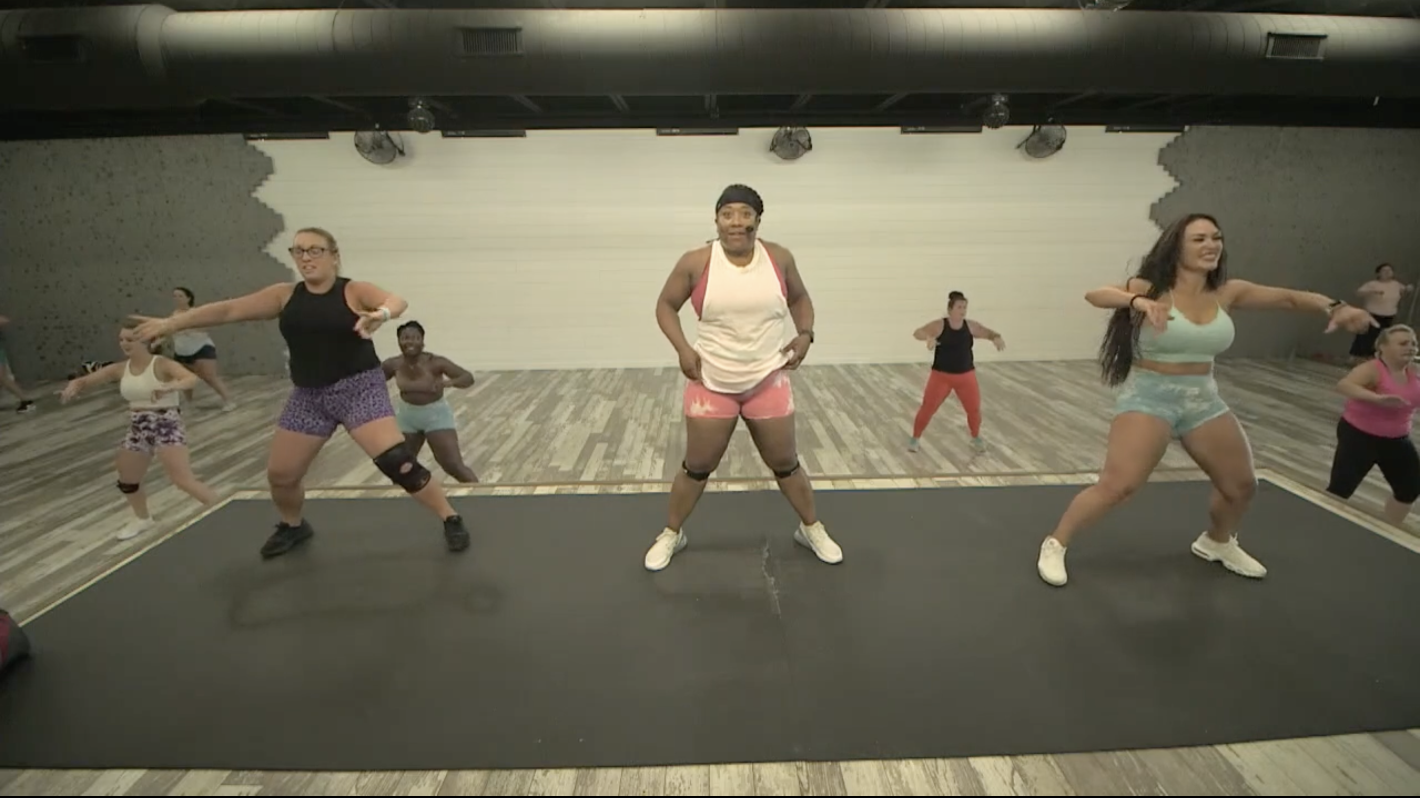 Thursday 07-07-22 Dance2Fit w/Valeria