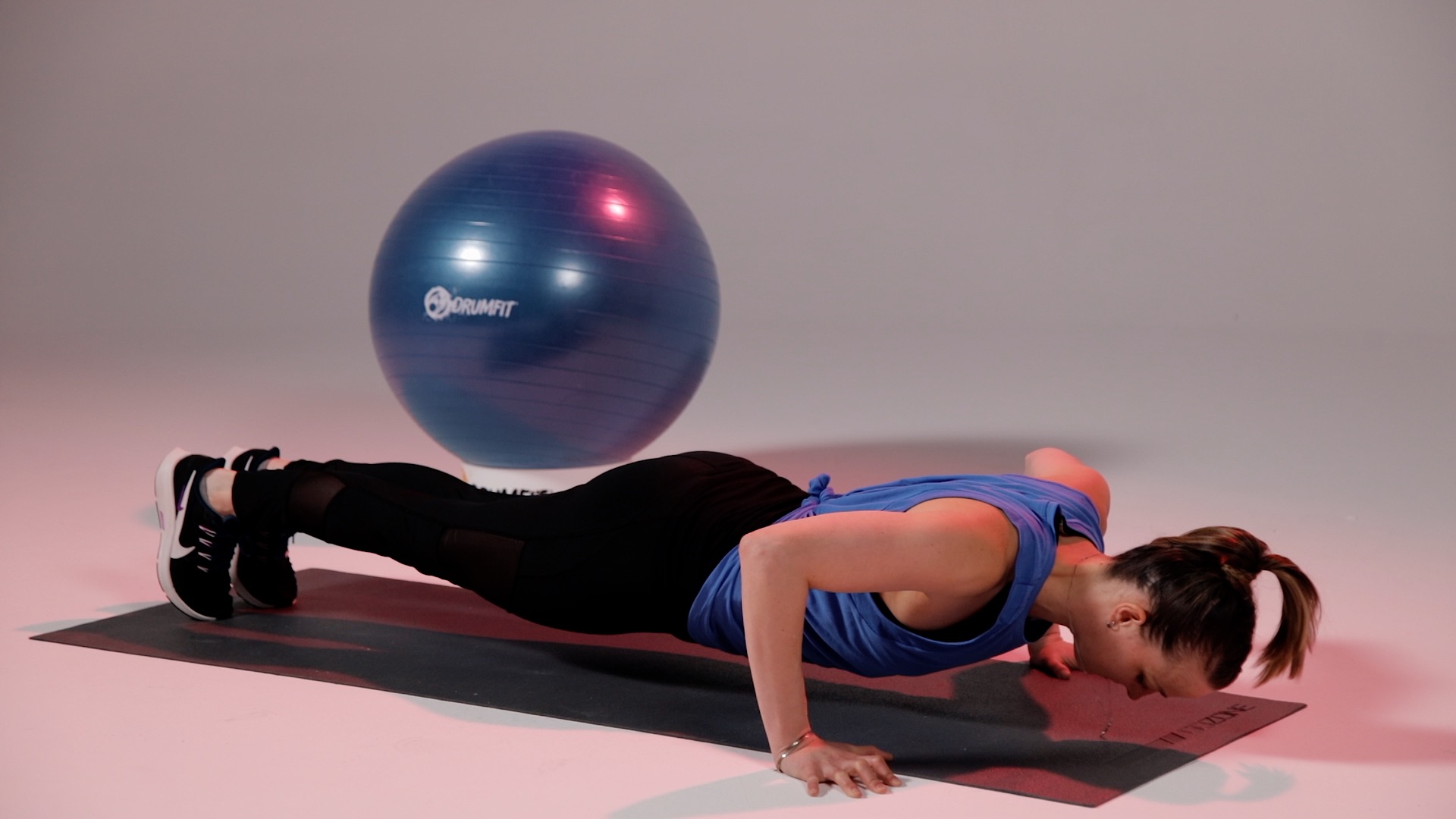 ARMS & BACK WORKOUT - NO EQUIPMENT NEEDED | 5 Minute Friday with DrumFIT®