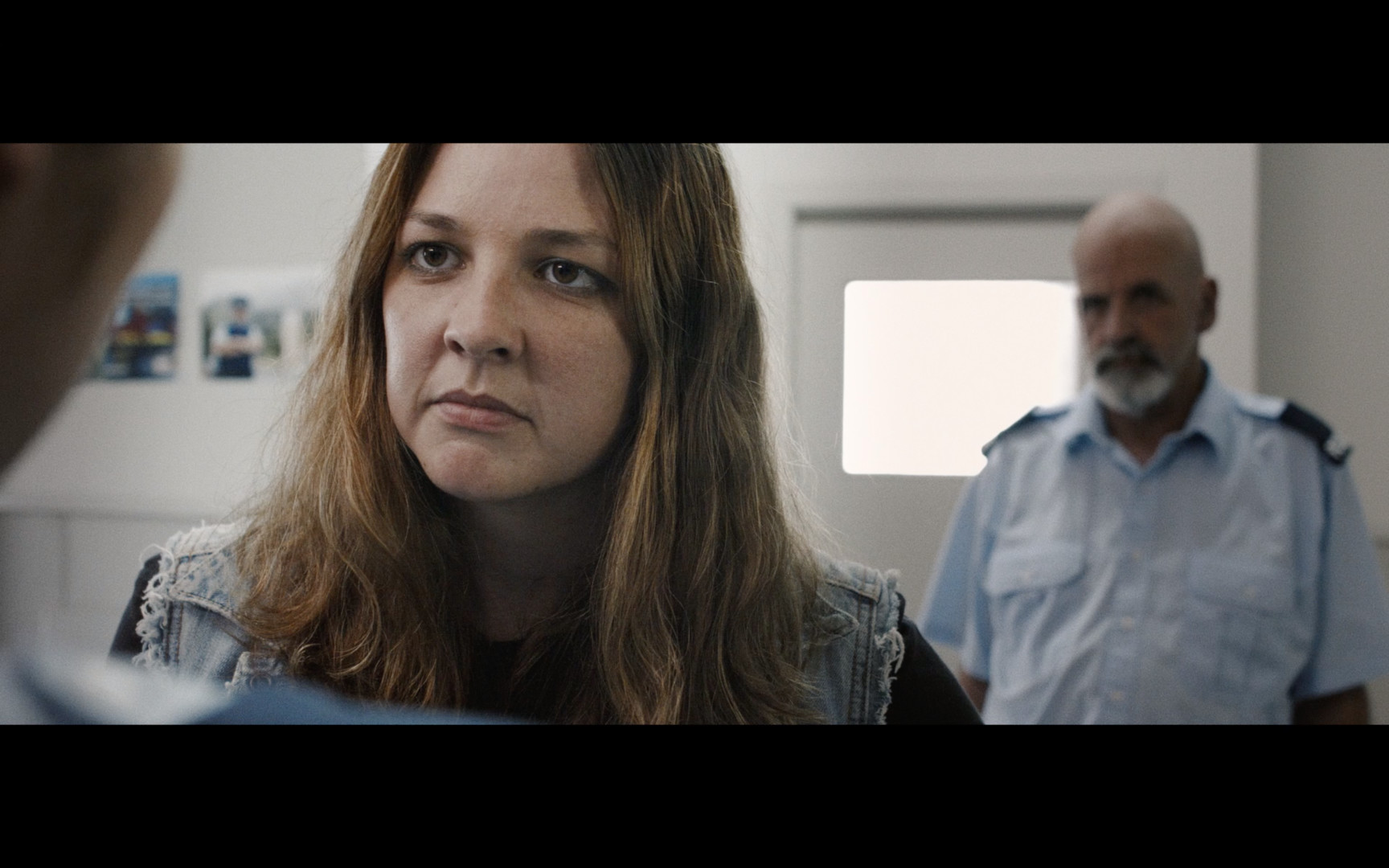 FROM SHADOW, 20min., Thriler/Crime