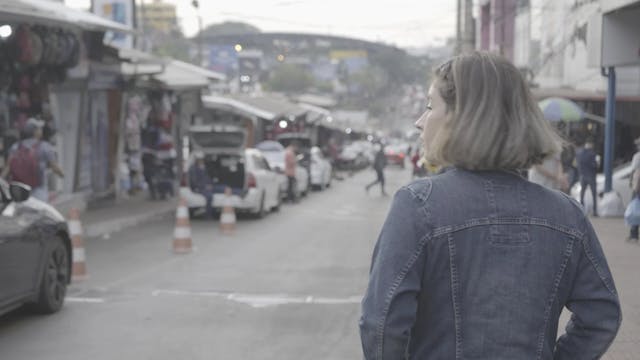 CROSSING WOMEN -THE INVISIBLE SUPPORT...