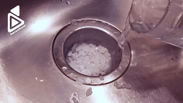 Eksperimen Sodium Hydroxide Untuk Sinki Tersumbat | Berani Buat (BM)
