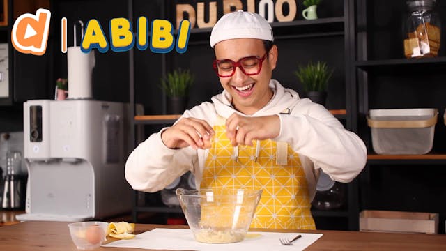 Abibi Makes Banana Pancake! | Abibi R...
