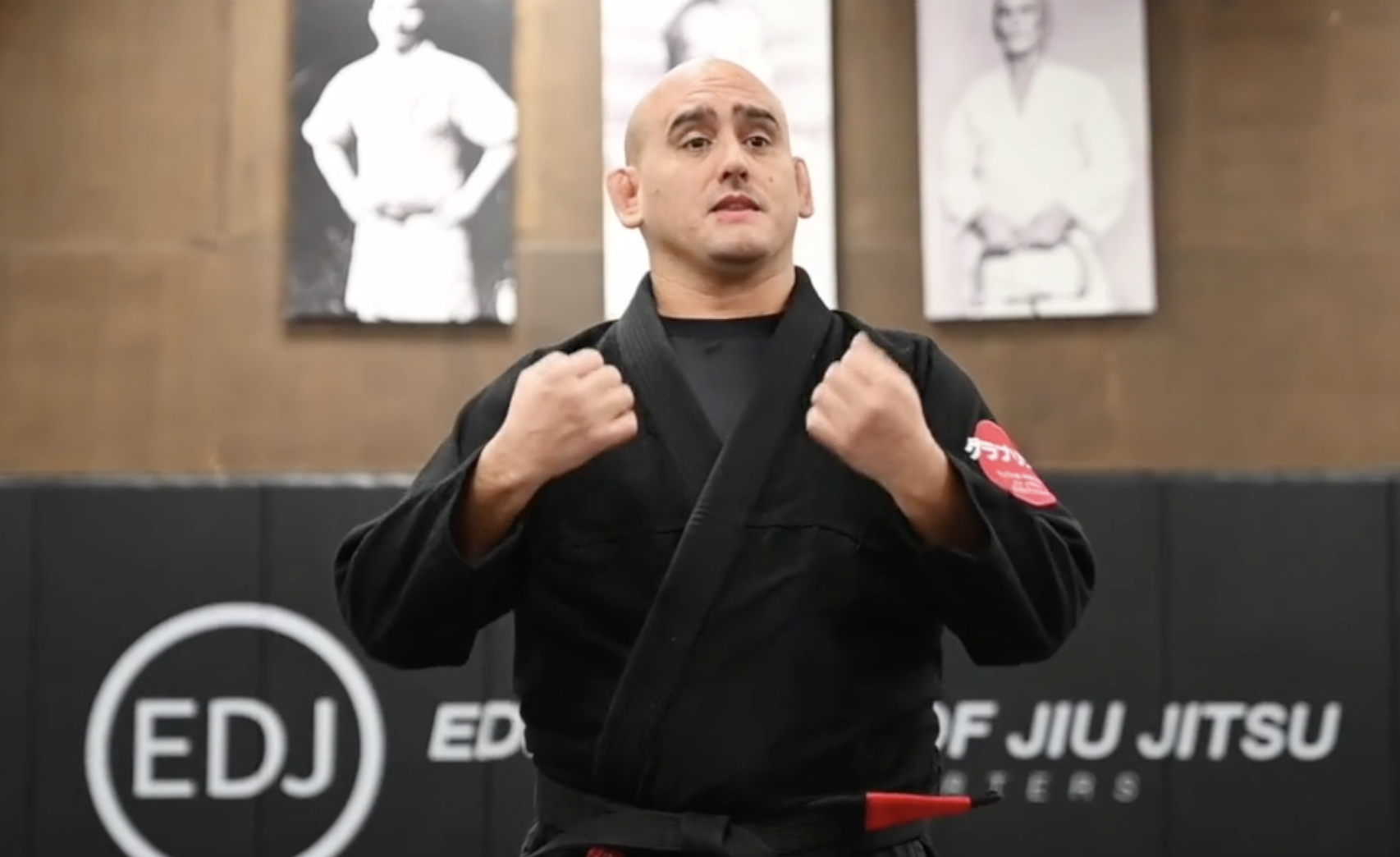 2. UNDERSTANDING THE GOALS FROM TOP AND BOTTOM OF CLOSE GUARD
