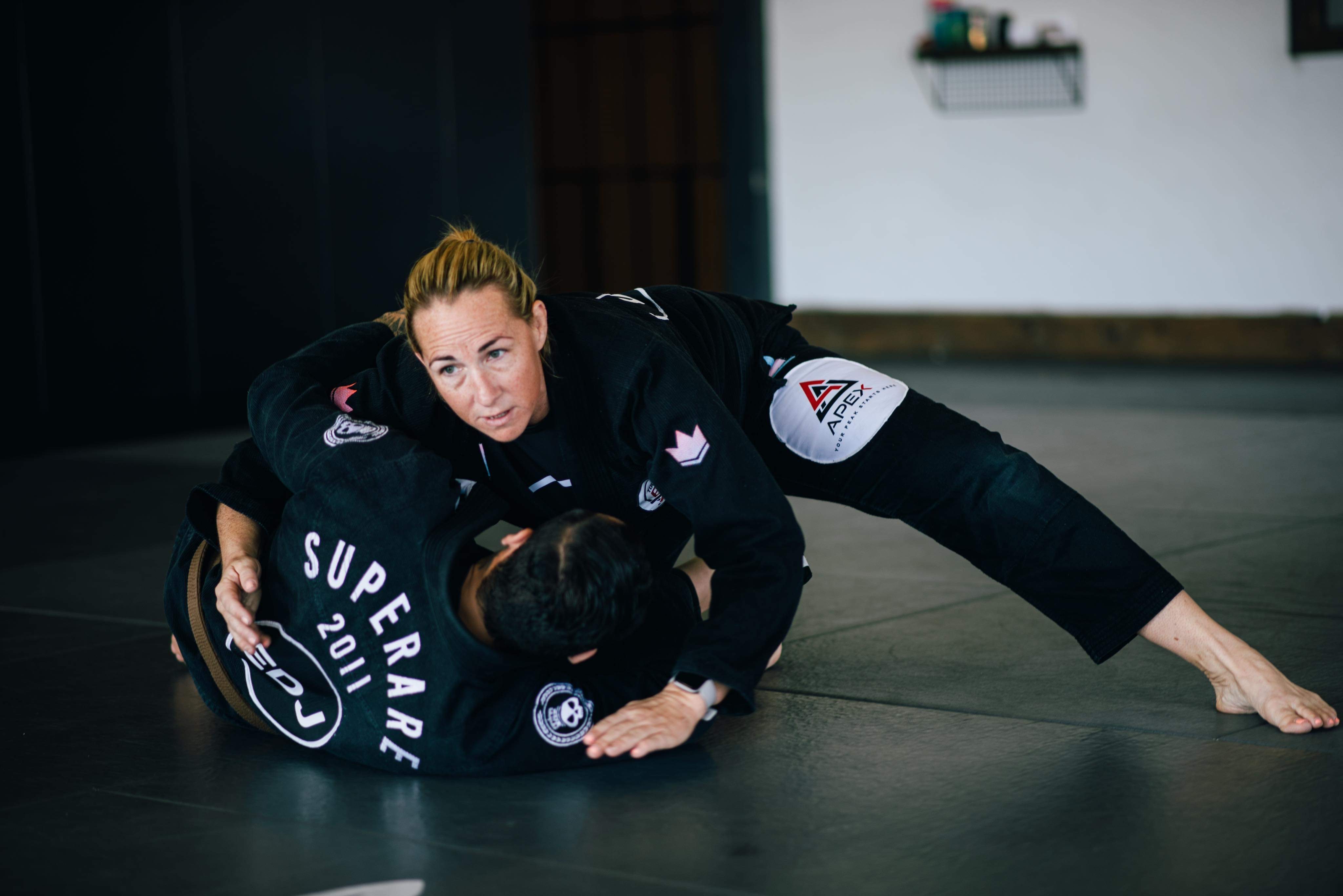 PASSING GUARD AND SETTING UP CHOKES -  ADULTS FUNDAMENTALS