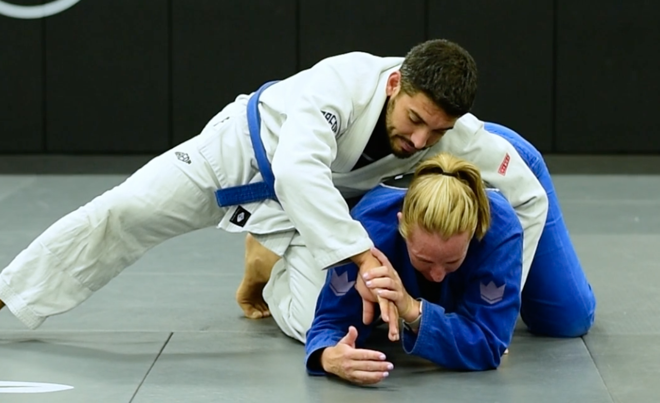 3.  RECOVERING GUARD FROM TURTLE