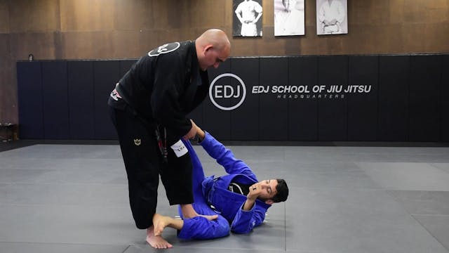 SPIDER GUARD PASS WITH LEG DRAG