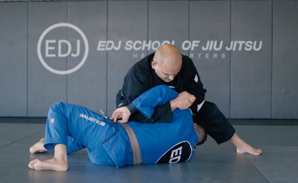 KNEE ON BELLY SPINNING ARMBAR