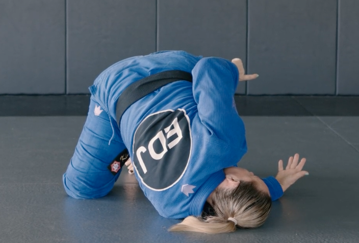2. FORWARD ROLL