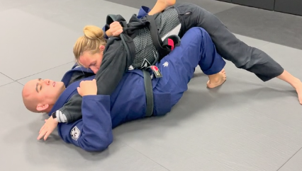 RECOVERING FULL GUARD FROM HALF GUARD