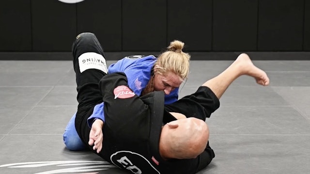 CLOSED GUARD TRIANGLE SET UP WITH ARM TRAP