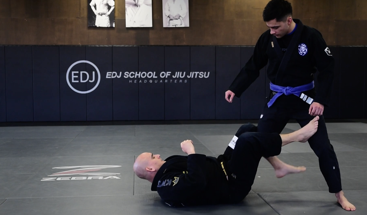 X GUARD ENTRANCE FROM DLR