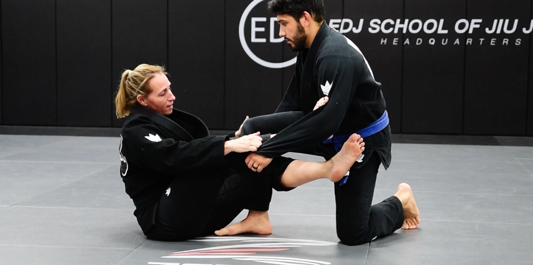 SPIDER GUARD SCISSOR SWEEP WITH DEEP HOOK