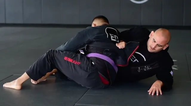 HALF GUARD RETENTION: INVERTED HALF G...